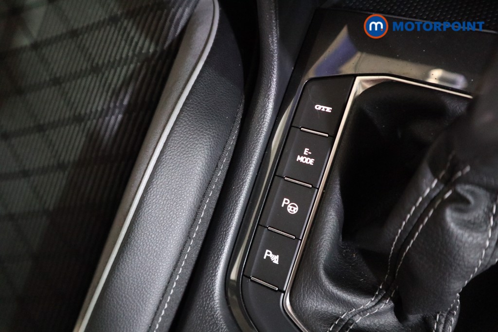 Volkswagen Tiguan R-Line Automatic Petrol Plug-In Hybrid SUV - Stock Number (1612951) - 12th supplementary image