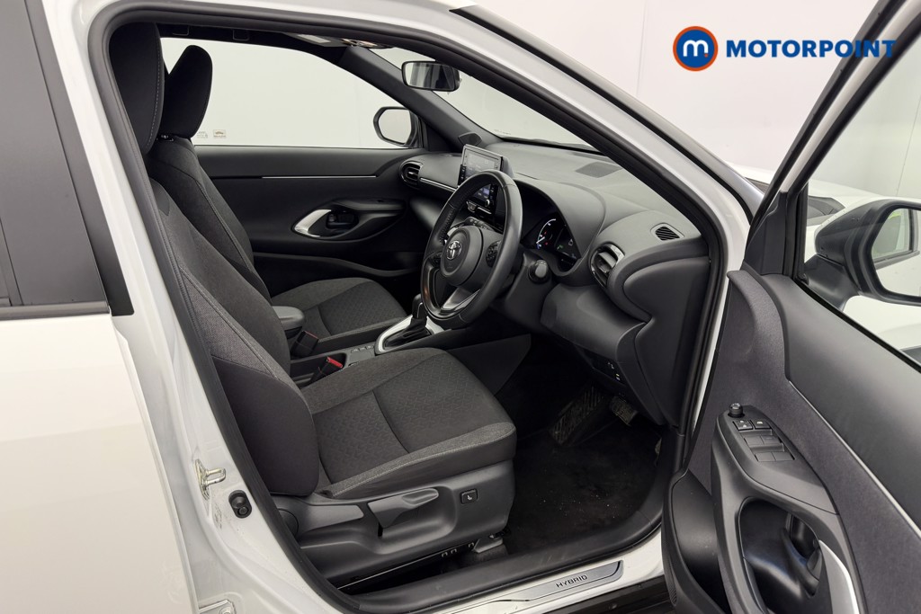 Toyota Yaris Cross Design Automatic Petrol-Electric Hybrid Estate - Stock Number (1613617) - 21st supplementary image