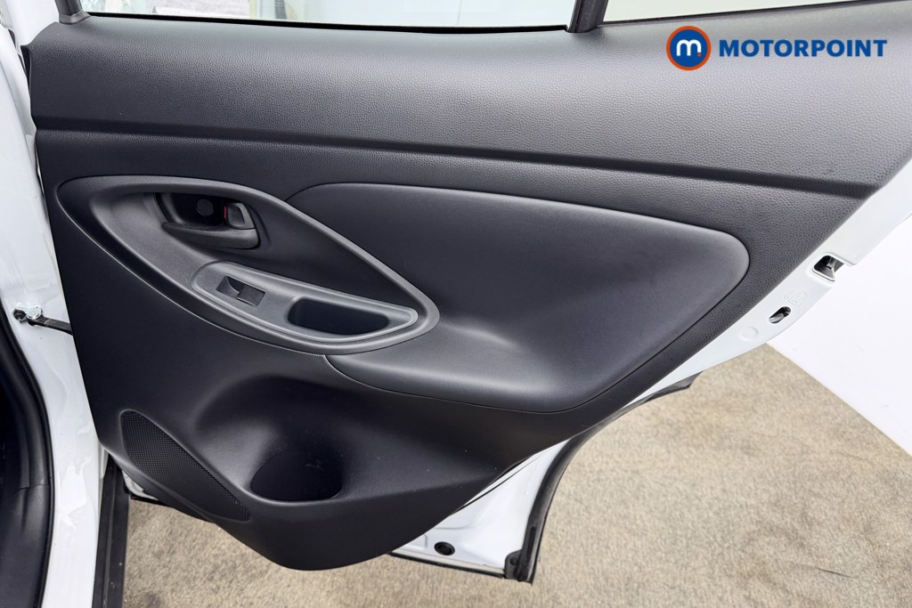 Toyota Yaris Cross Design Automatic Petrol-Electric Hybrid Estate - Stock Number (1613617) - 25th supplementary image