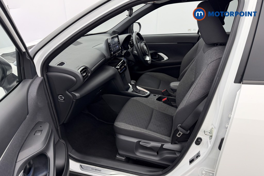 Toyota Yaris Cross Design Automatic Petrol-Electric Hybrid Estate - Stock Number (1613617) - 32nd supplementary image