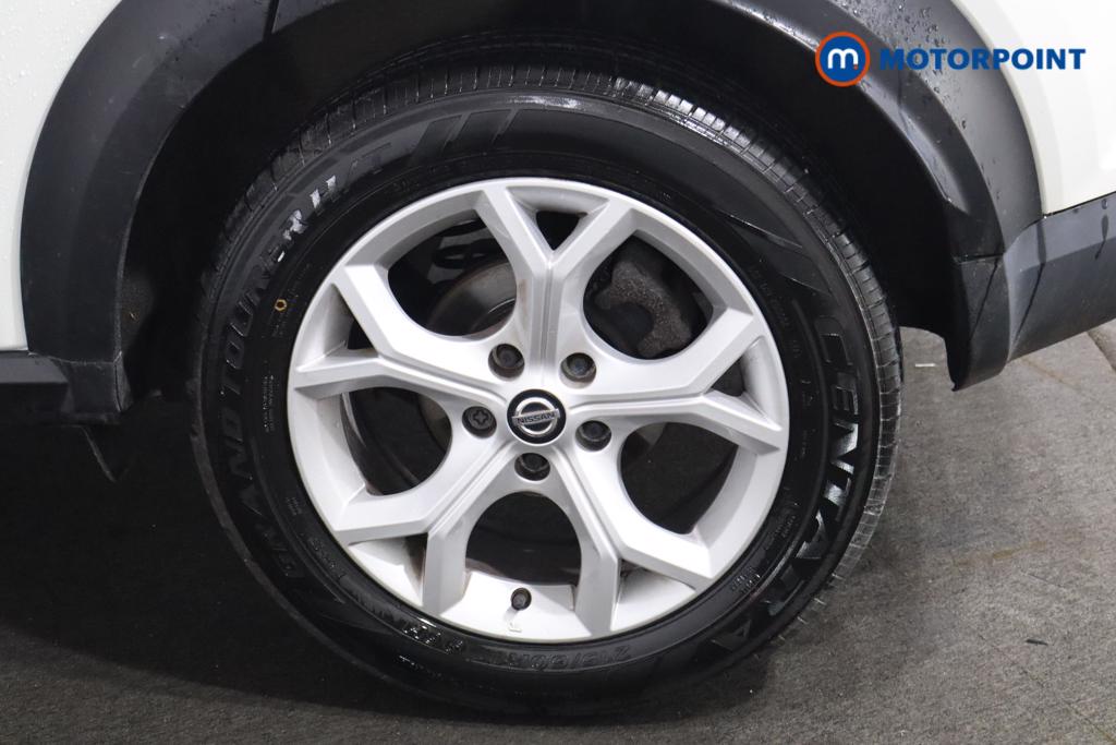 Nissan Juke N-Connecta Manual Petrol SUV - Stock Number (1614597) - 19th supplementary image