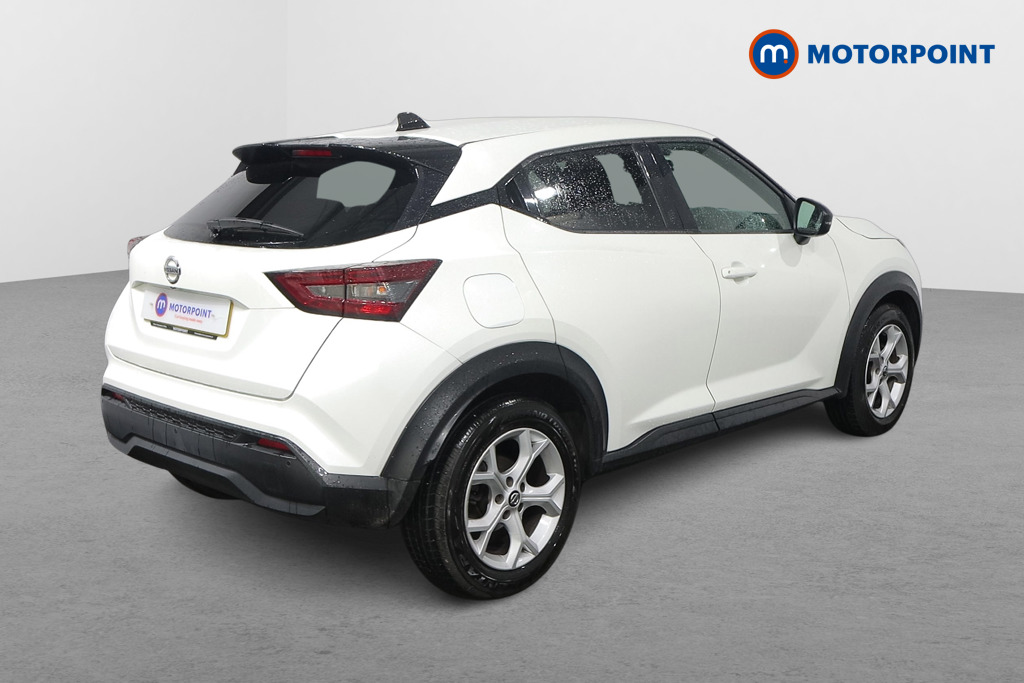 Nissan Juke N-Connecta Manual Petrol SUV - Stock Number (1614597) - Drivers side rear corner