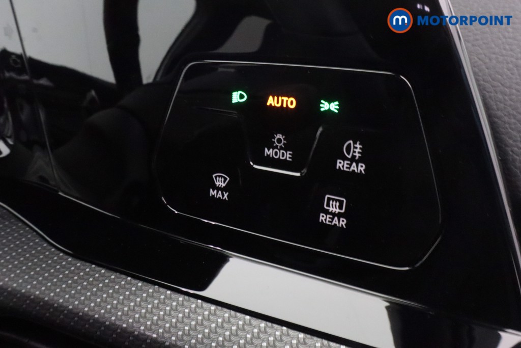 Volkswagen Golf R-Line Manual Petrol Hatchback - Stock Number (1615492) - 11th supplementary image