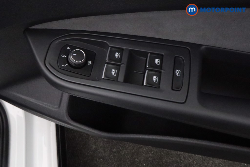 Volkswagen Golf R-Line Manual Petrol Hatchback - Stock Number (1615492) - 13th supplementary image