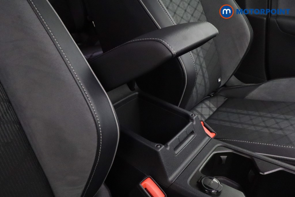 Volkswagen Golf R-Line Manual Petrol Hatchback - Stock Number (1615492) - 16th supplementary image