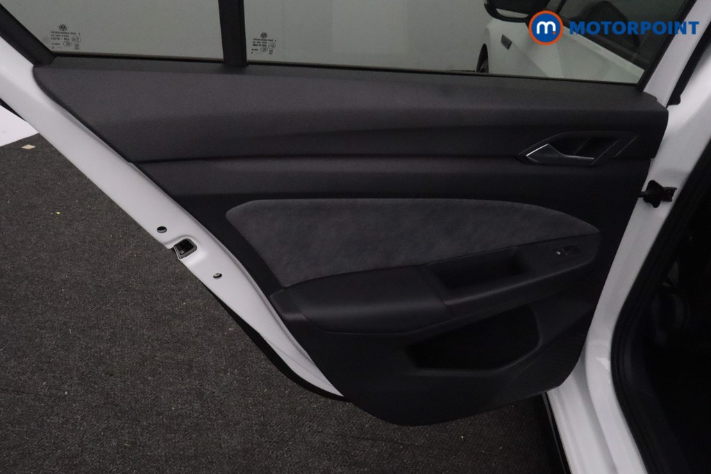 Volkswagen Golf R-Line Manual Petrol Hatchback - Stock Number (1615492) - 23rd supplementary image