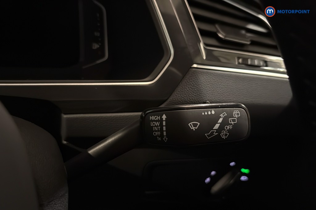 Volkswagen Tiguan R-Line Automatic Petrol Plug-In Hybrid SUV - Stock Number (1604659) - 7th supplementary image
