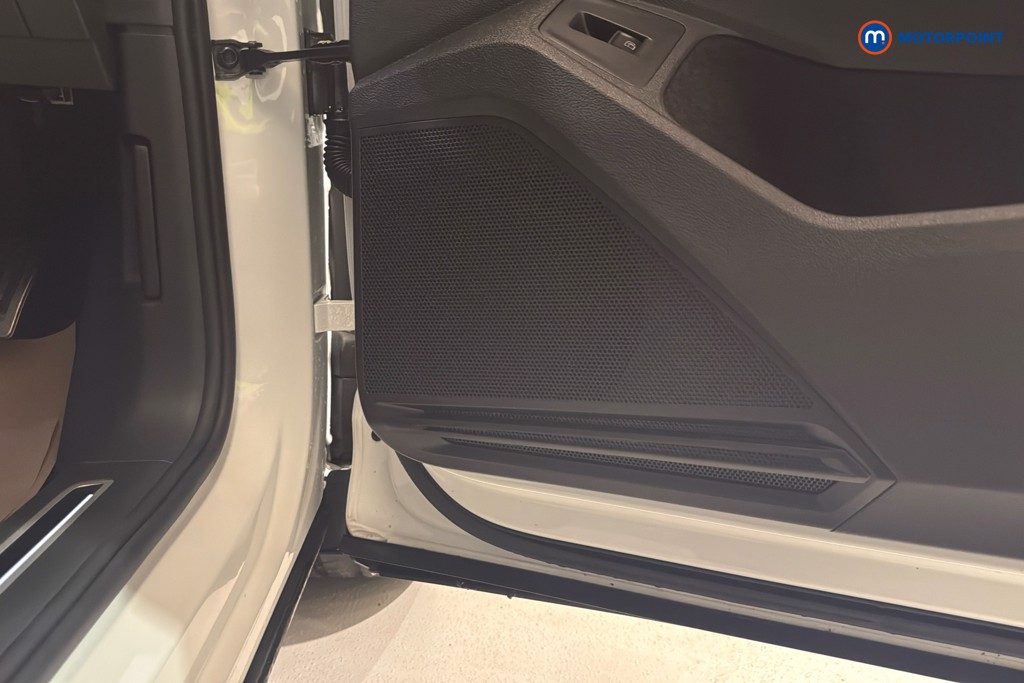 Volkswagen Tiguan R-Line Automatic Petrol Plug-In Hybrid SUV - Stock Number (1604659) - 21st supplementary image