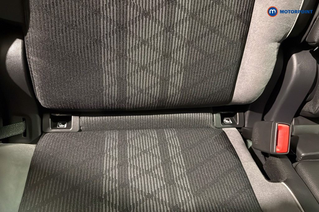 Volkswagen Tiguan R-Line Automatic Petrol Plug-In Hybrid SUV - Stock Number (1604659) - 29th supplementary image