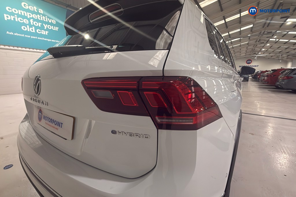 Volkswagen Tiguan R-Line Automatic Petrol Plug-In Hybrid SUV - Stock Number (1604659) - 38th supplementary image