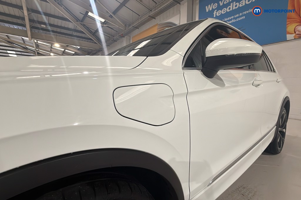 Volkswagen Tiguan R-Line Automatic Petrol Plug-In Hybrid SUV - Stock Number (1604659) - 41st supplementary image