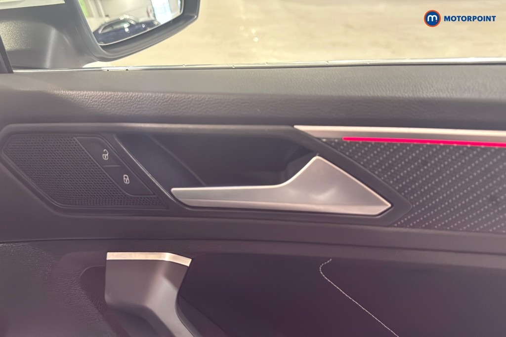 Volkswagen Tiguan R-Line Automatic Petrol Plug-In Hybrid SUV - Stock Number (1604659) - 42nd supplementary image