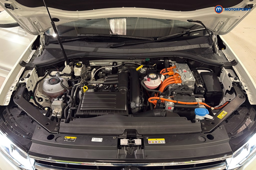 Volkswagen Tiguan R-Line Automatic Petrol Plug-In Hybrid SUV - Stock Number (1604659) - 51st supplementary image