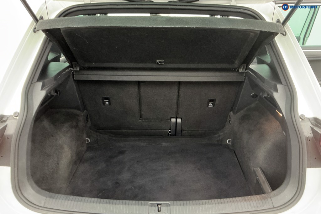 Volkswagen Tiguan R-Line Automatic Petrol SUV - Stock Number (1606526) - 3rd supplementary image