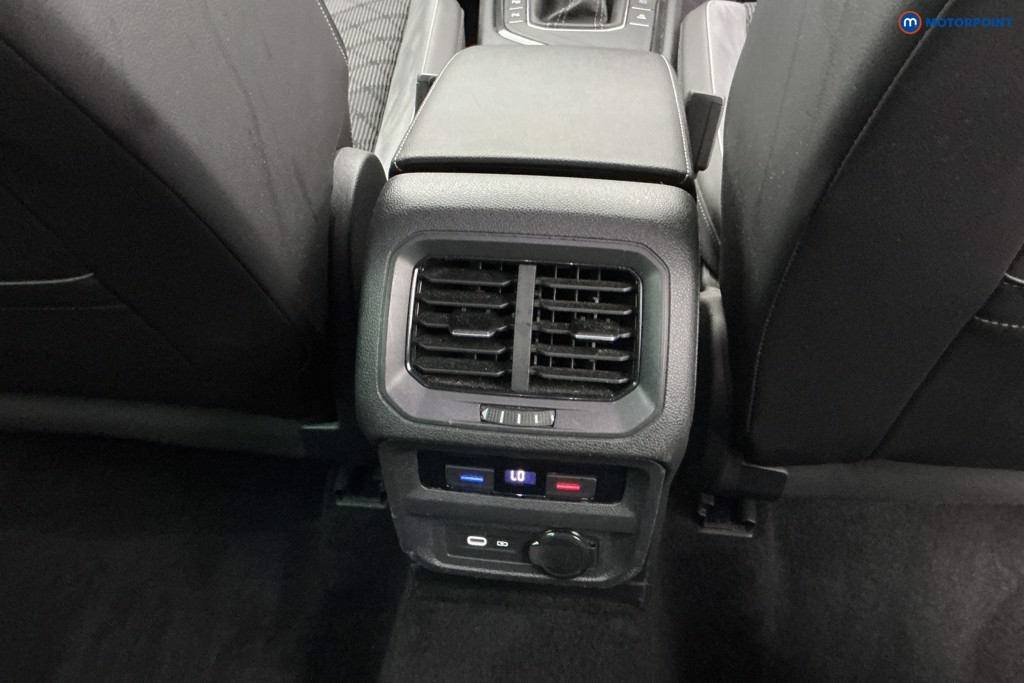 Volkswagen Tiguan R-Line Automatic Petrol SUV - Stock Number (1606526) - 15th supplementary image