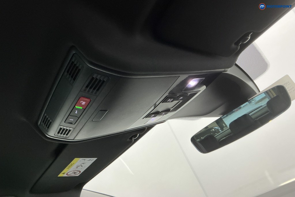 Volkswagen Tiguan R-Line Automatic Petrol SUV - Stock Number (1606526) - 16th supplementary image