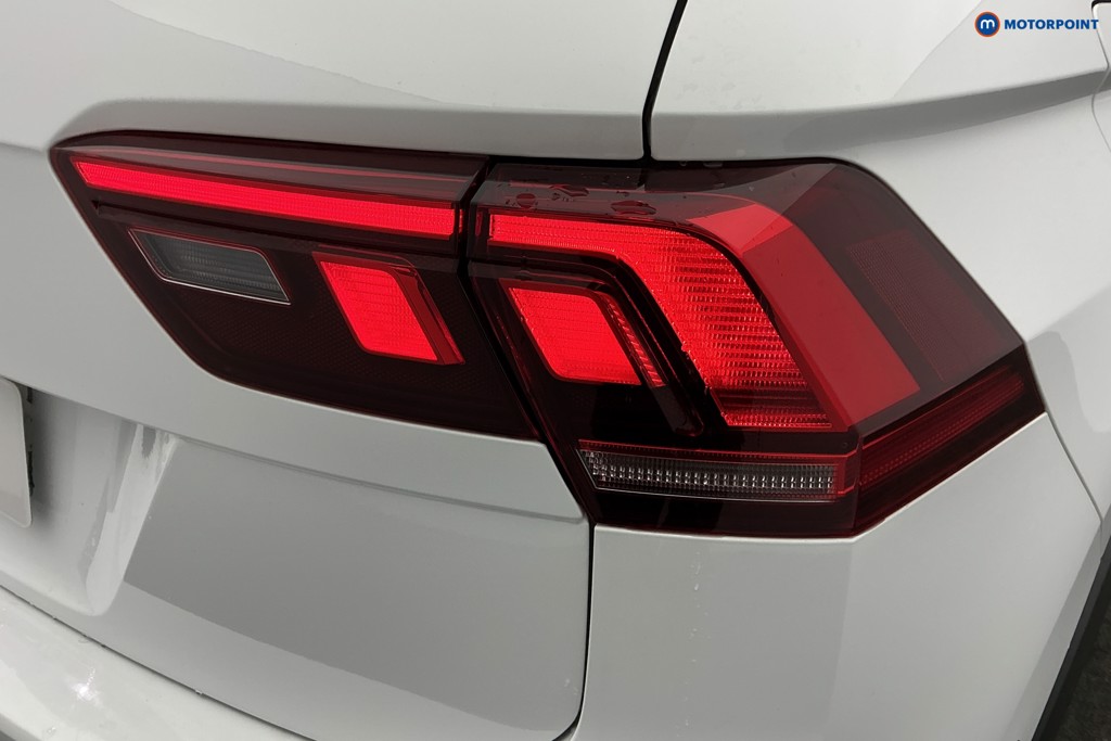 Volkswagen Tiguan R-Line Automatic Petrol SUV - Stock Number (1606526) - 35th supplementary image