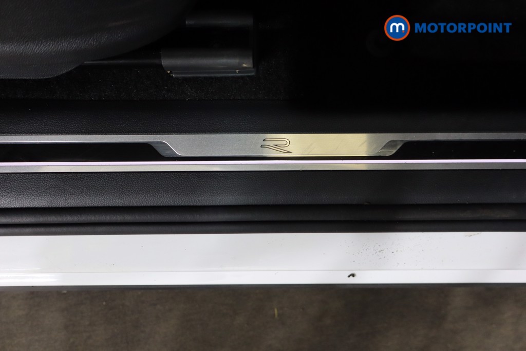 Volkswagen Tiguan R-Line Automatic Petrol SUV - Stock Number (1606631) - 19th supplementary image