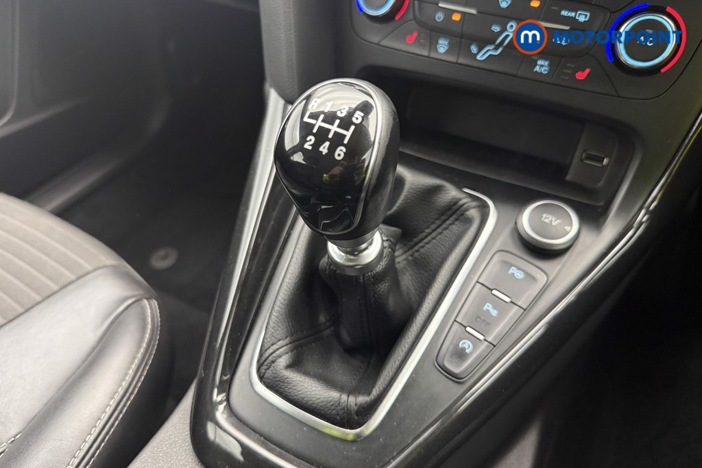 Ford Focus Titanium X Manual Petrol Hatchback - Stock Number (1607645) - 18th supplementary image