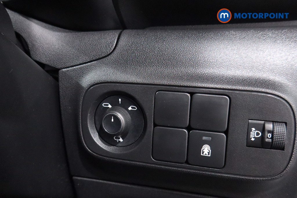 Citroen C3 Shine Plus Manual Petrol Hatchback - Stock Number (1608497) - 18th supplementary image