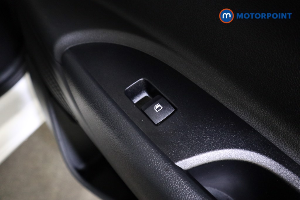 Hyundai I20 Premium Manual Petrol Hatchback - Stock Number (1610722) - 17th supplementary image