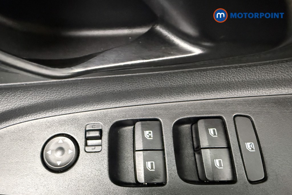 Hyundai I20 Advance Automatic Petrol Hatchback - Stock Number (1610883) - 19th supplementary image