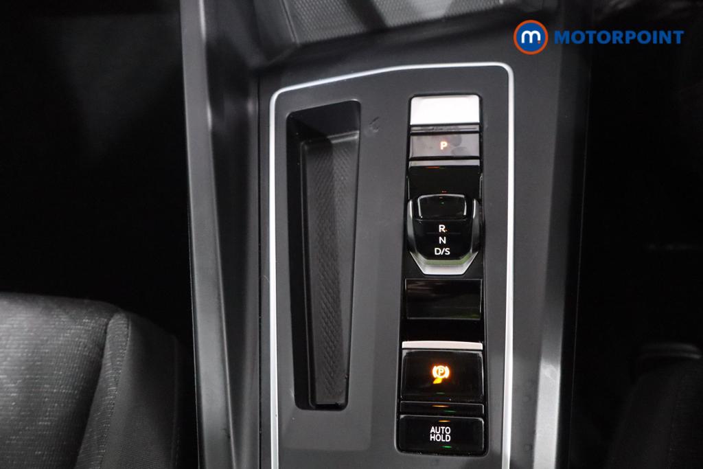 Volkswagen Golf Life Automatic Diesel Hatchback - Stock Number (1611179) - 3rd supplementary image