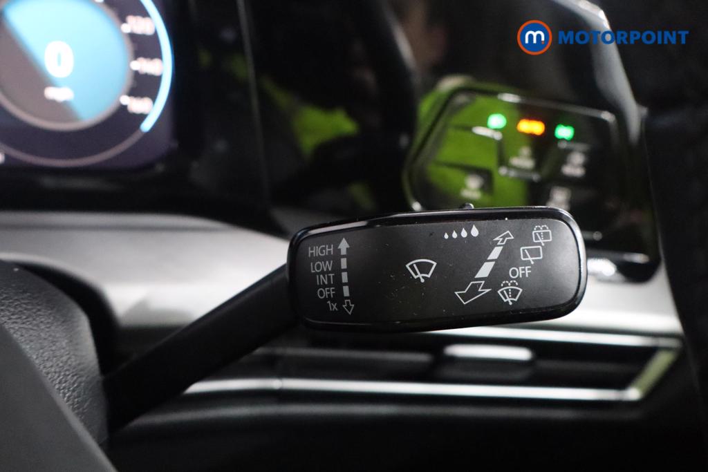 Volkswagen Golf Life Automatic Diesel Hatchback - Stock Number (1611179) - 9th supplementary image