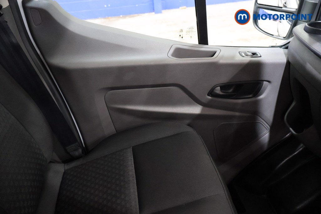 Ford Transit Limited Automatic Diesel Medium Roof Van - Stock Number (1611394) - 12th supplementary image