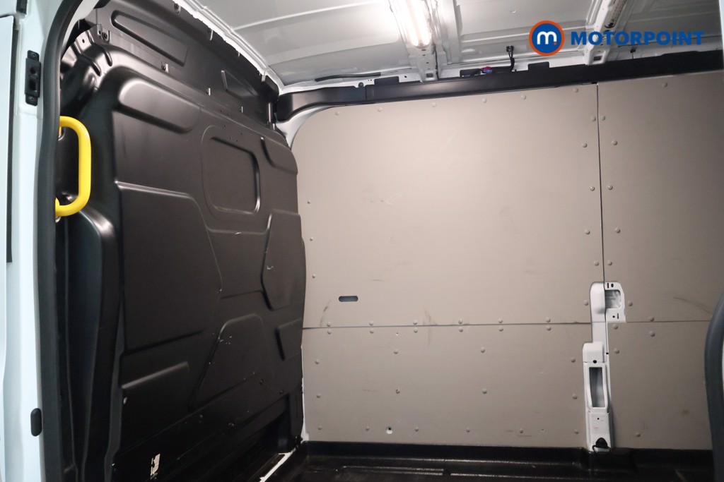 Ford Transit Limited Automatic Diesel Medium Roof Van - Stock Number (1611394) - 17th supplementary image