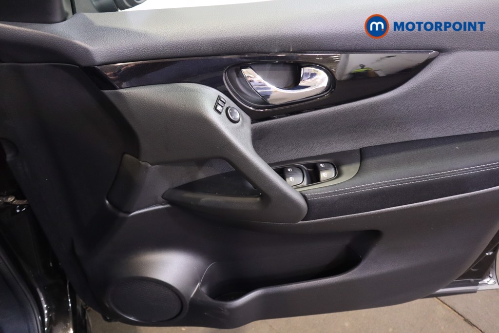 Nissan Qashqai Acenta Premium Automatic Petrol SUV - Stock Number (1611634) - 9th supplementary image