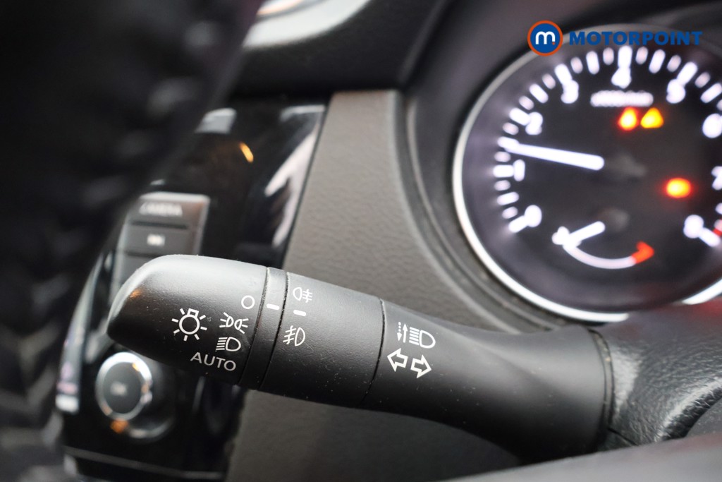 Nissan Qashqai Acenta Premium Manual Petrol SUV - Stock Number (1611804) - 5th supplementary image
