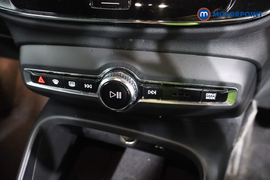 Volvo Xc40 Core Automatic Petrol Plug-In Hybrid SUV - Stock Number (1612145) - 11th supplementary image