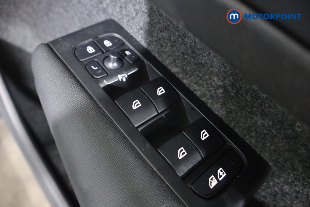 Volvo Xc40 Core Automatic Petrol Plug-In Hybrid SUV - Stock Number (1612145) - 18th supplementary image