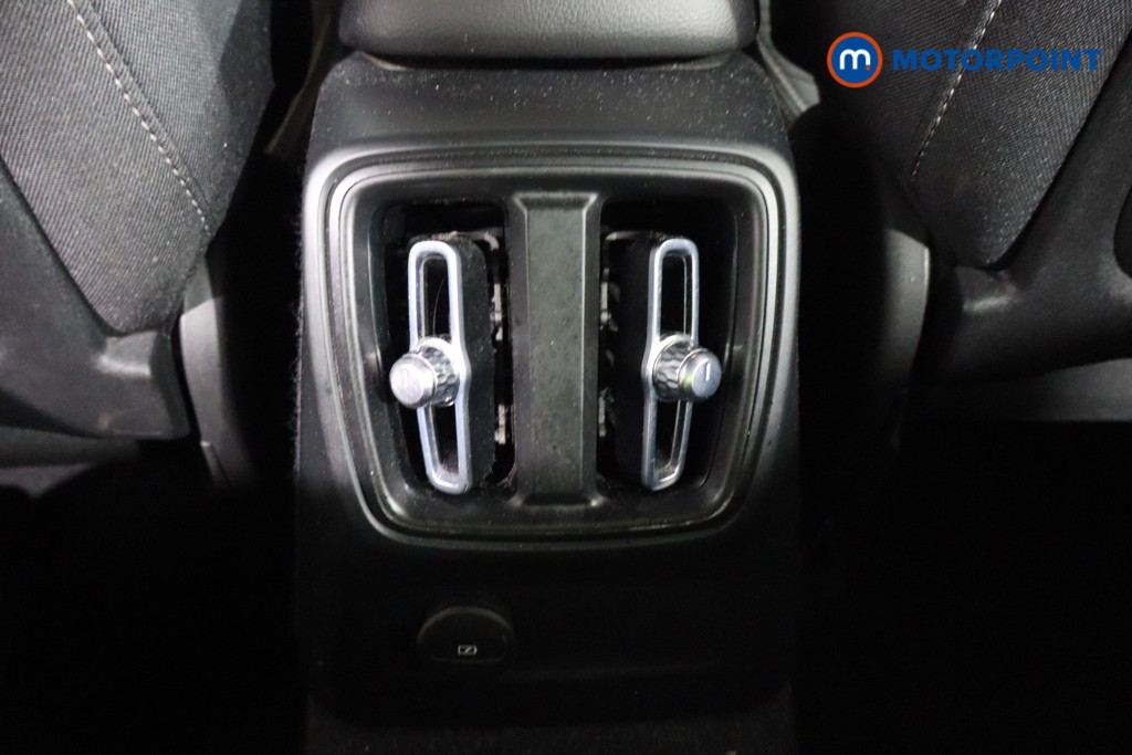 Volvo Xc40 Core Automatic Petrol Plug-In Hybrid SUV - Stock Number (1612145) - 22nd supplementary image