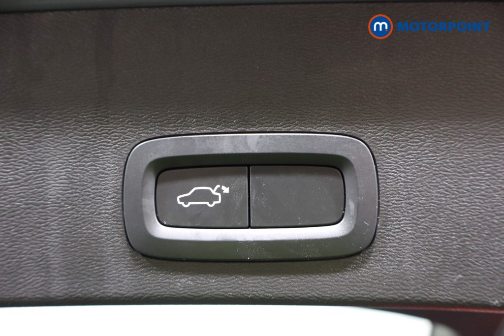 Volvo Xc40 Core Automatic Petrol Plug-In Hybrid SUV - Stock Number (1612145) - 25th supplementary image