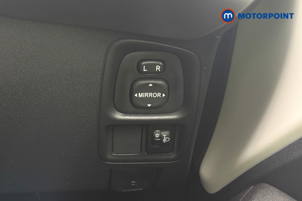 Toyota Aygo X-Play Manual Petrol Hatchback - Stock Number (1612542) - 21st supplementary image