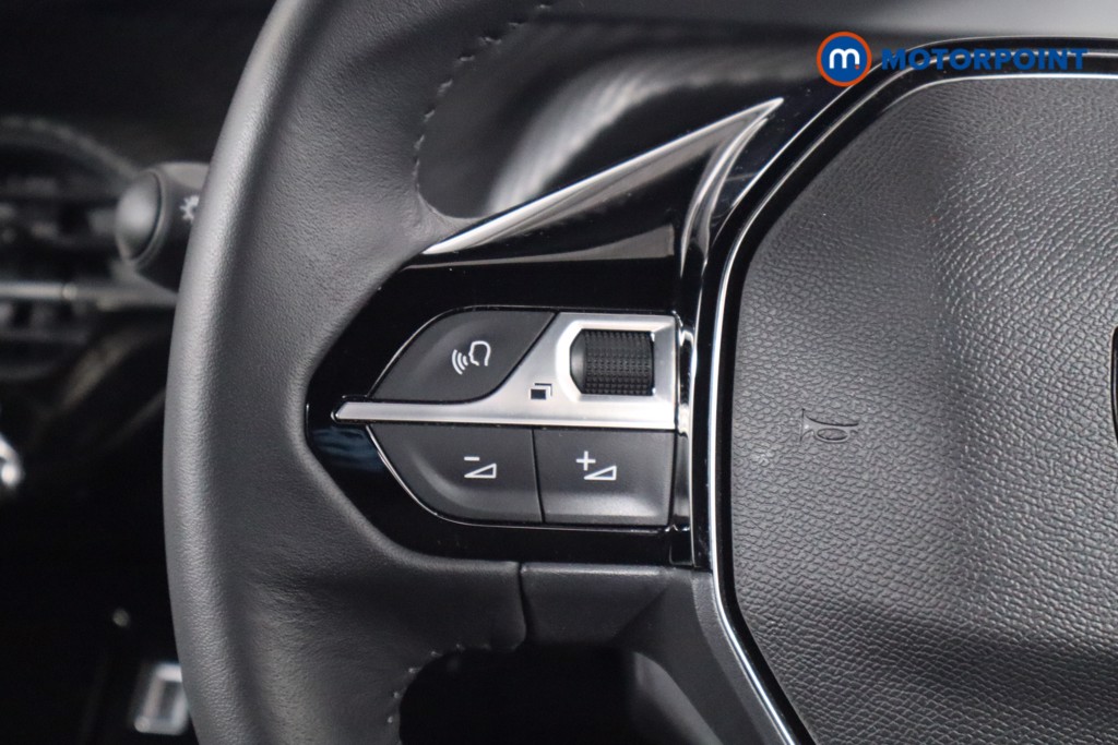 Peugeot 2008 Allure Manual Petrol SUV - Stock Number (1613100) - 7th supplementary image