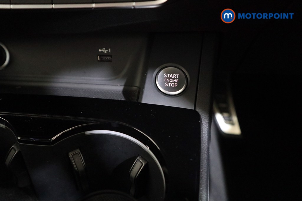 Audi A4 Black Edition Automatic Diesel Saloon - Stock Number (1613921) - 9th supplementary image