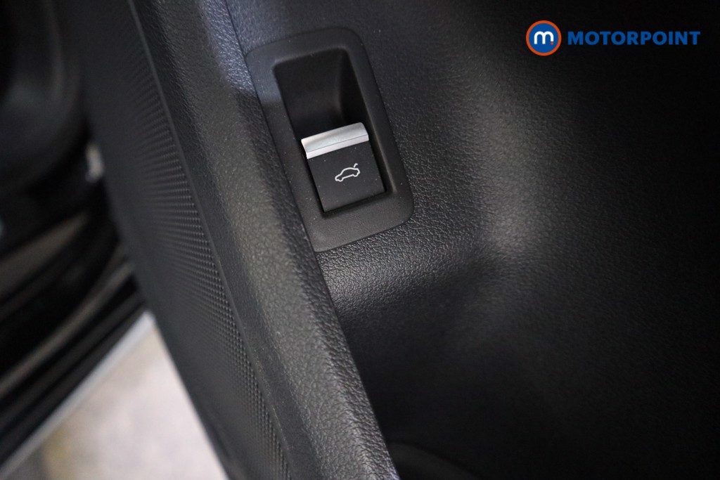 Audi A4 Black Edition Automatic Diesel Saloon - Stock Number (1613921) - 13th supplementary image