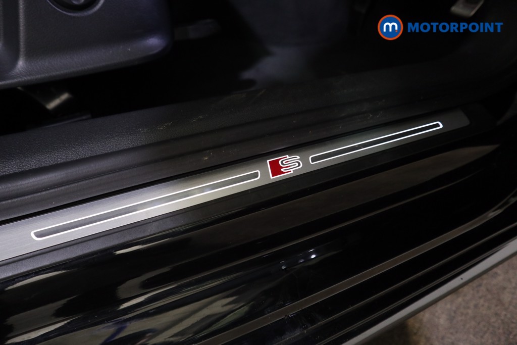Audi A4 Black Edition Automatic Diesel Saloon - Stock Number (1613921) - 16th supplementary image