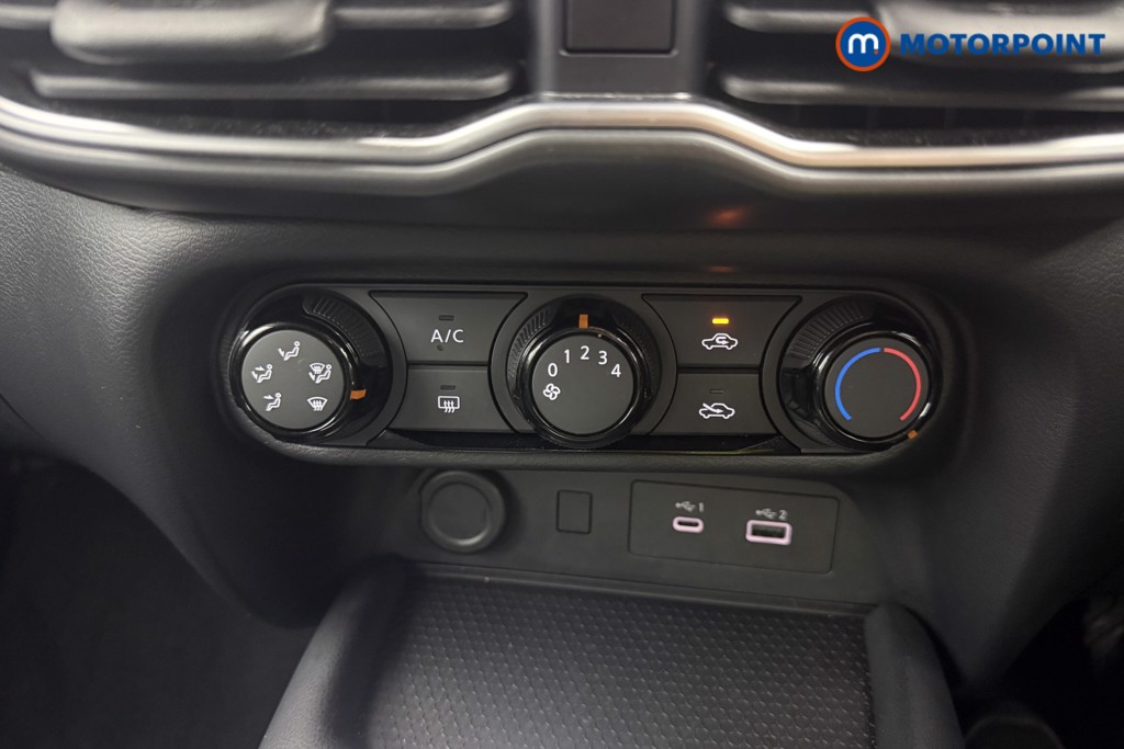 Nissan Juke Acenta Premium Automatic Petrol SUV - Stock Number (1614849) - 3rd supplementary image