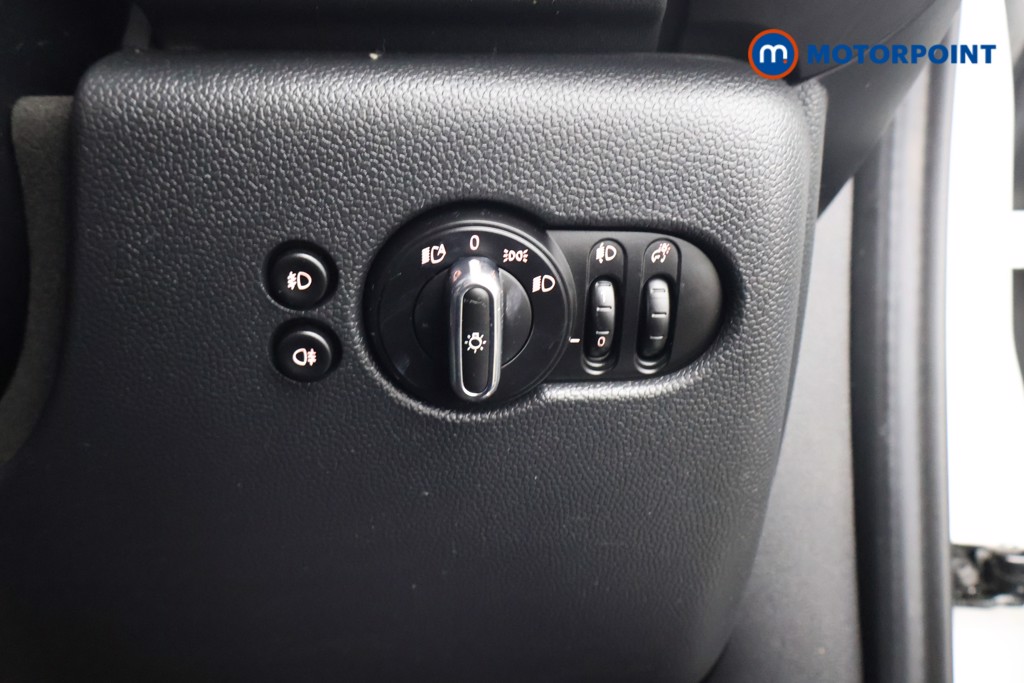 Mini Hatchback Cooper Classic Manual Petrol Hatchback - Stock Number (1615606) - 7th supplementary image