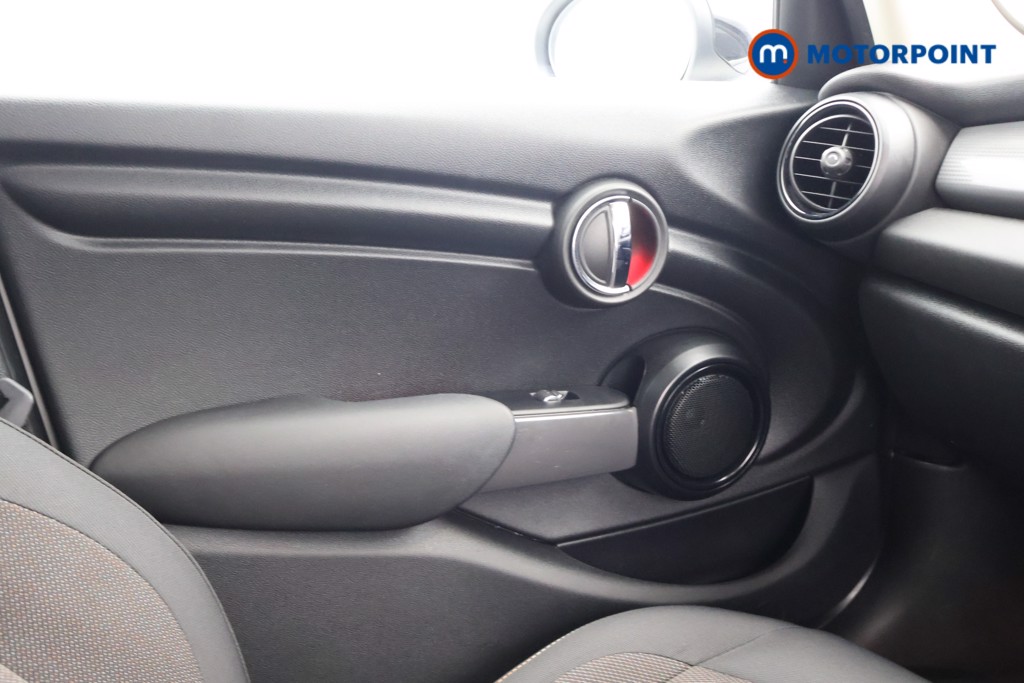 Mini Hatchback Cooper Classic Manual Petrol Hatchback - Stock Number (1615606) - 10th supplementary image