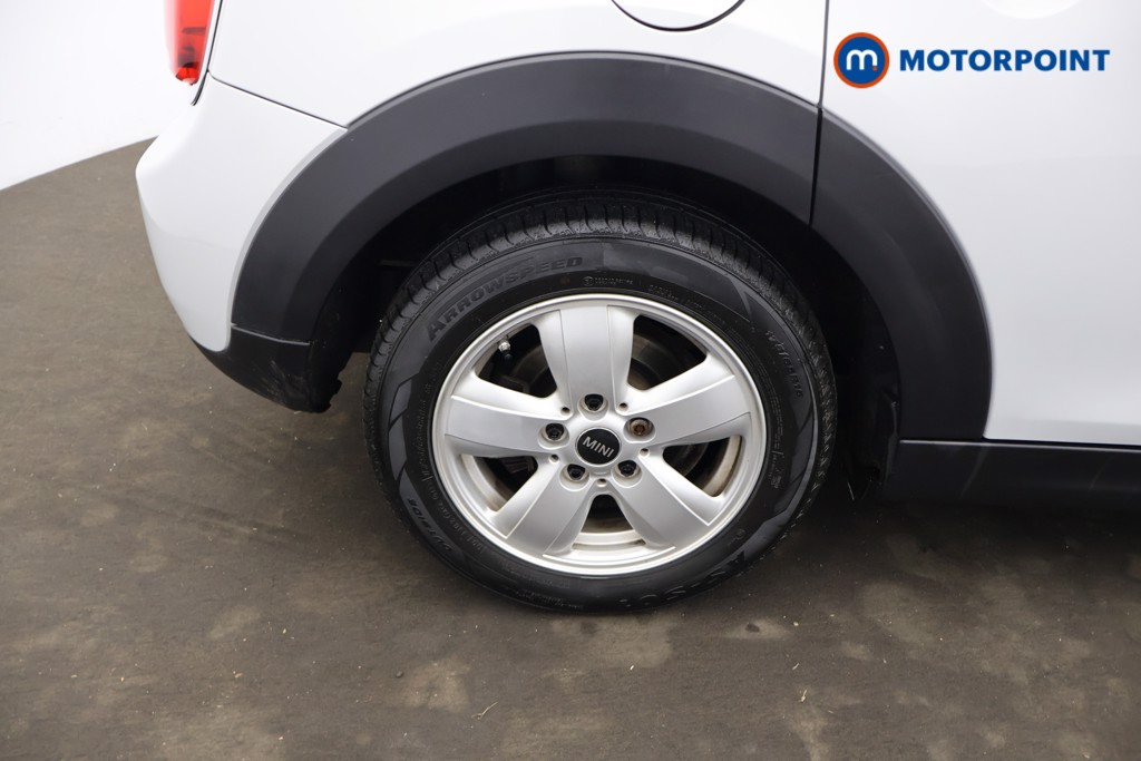 Mini Hatchback Cooper Classic Manual Petrol Hatchback - Stock Number (1615606) - 15th supplementary image