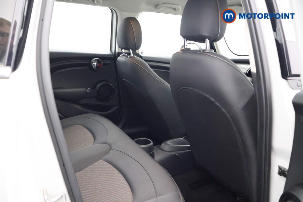 Mini Hatchback Cooper Classic Manual Petrol Hatchback - Stock Number (1615606) - 16th supplementary image