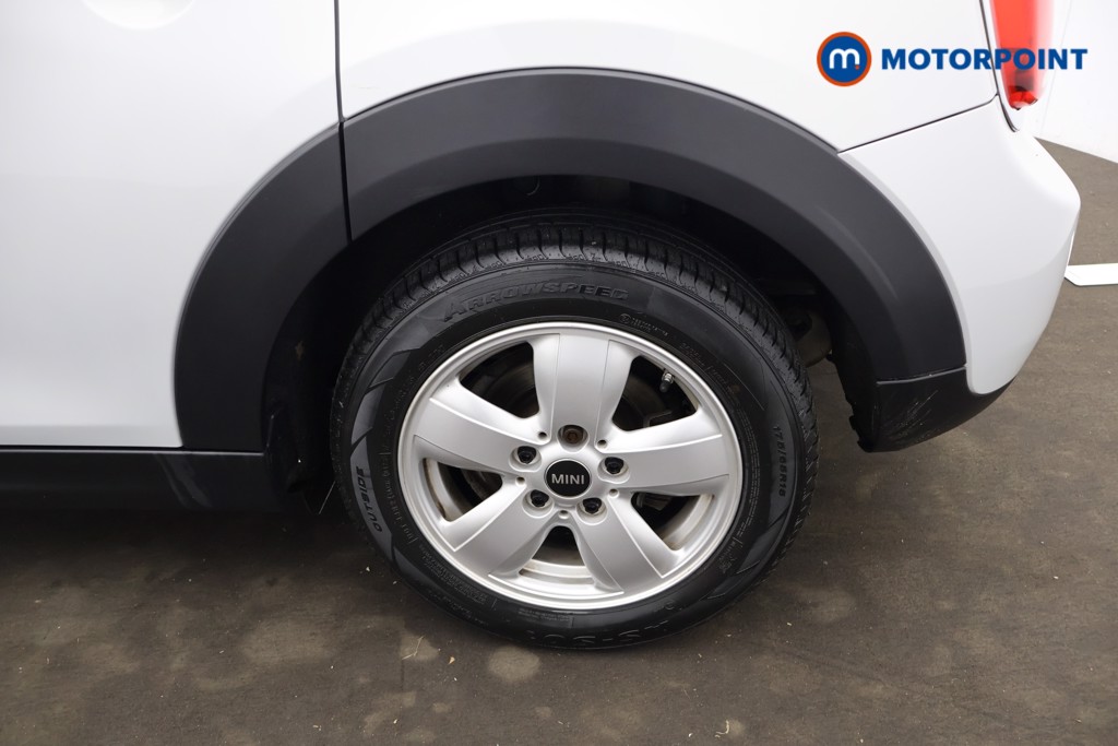 Mini Hatchback Cooper Classic Manual Petrol Hatchback - Stock Number (1615606) - 19th supplementary image