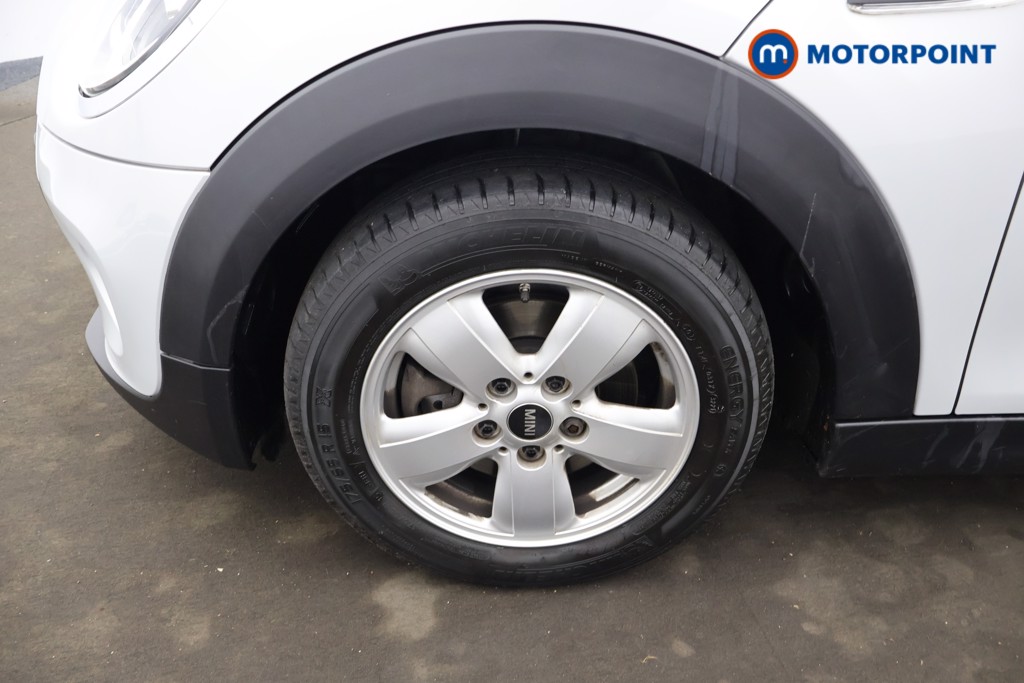 Mini Hatchback Cooper Classic Manual Petrol Hatchback - Stock Number (1615606) - 20th supplementary image