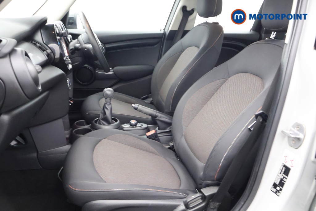 Mini Hatchback Cooper Classic Manual Petrol Hatchback - Stock Number (1615606) - 22nd supplementary image