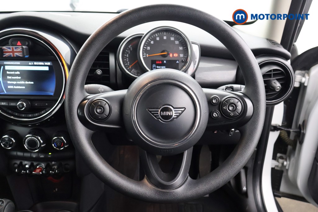 Mini Hatchback Cooper Classic Manual Petrol Hatchback - Stock Number (1615606) - 1st supplementary image